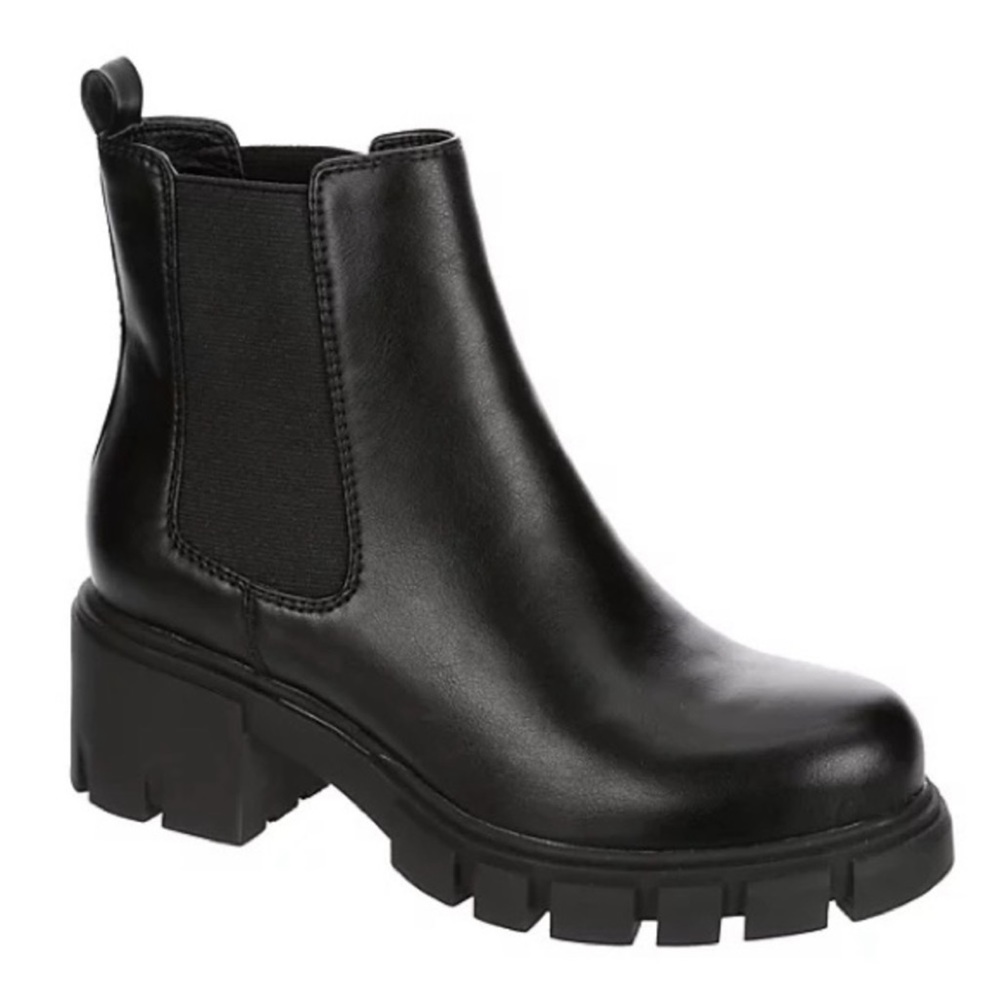 Madden Girl Tessa Lug Sole Platform Slip On Chelsea Ankle Boots - Picture 3 of 10